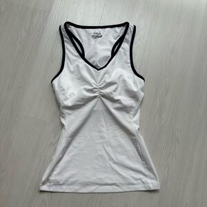 FILA top